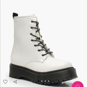 Lace up hiker / combat boots white